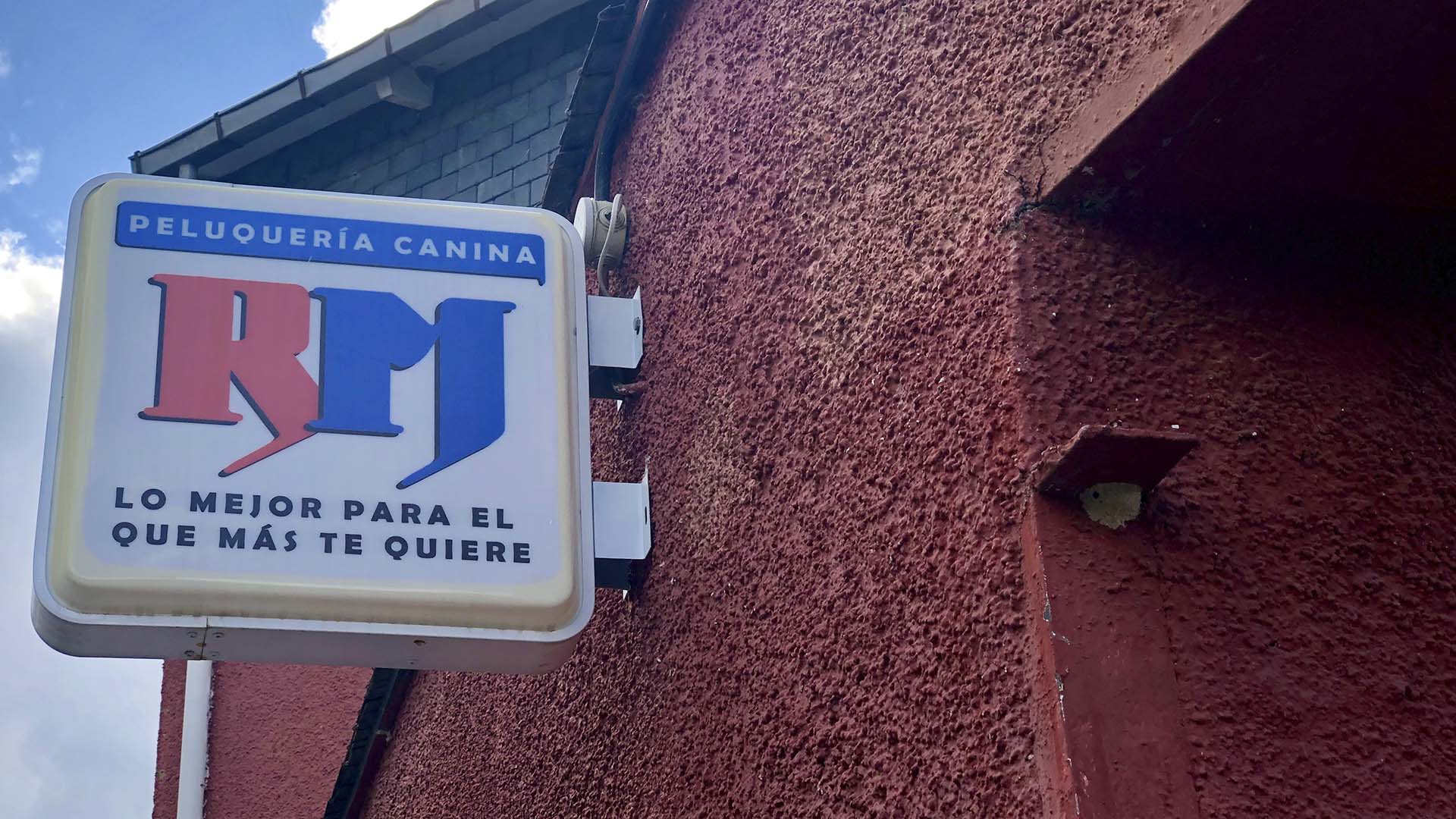 fachada peluqueria canina RM  en guadarrama